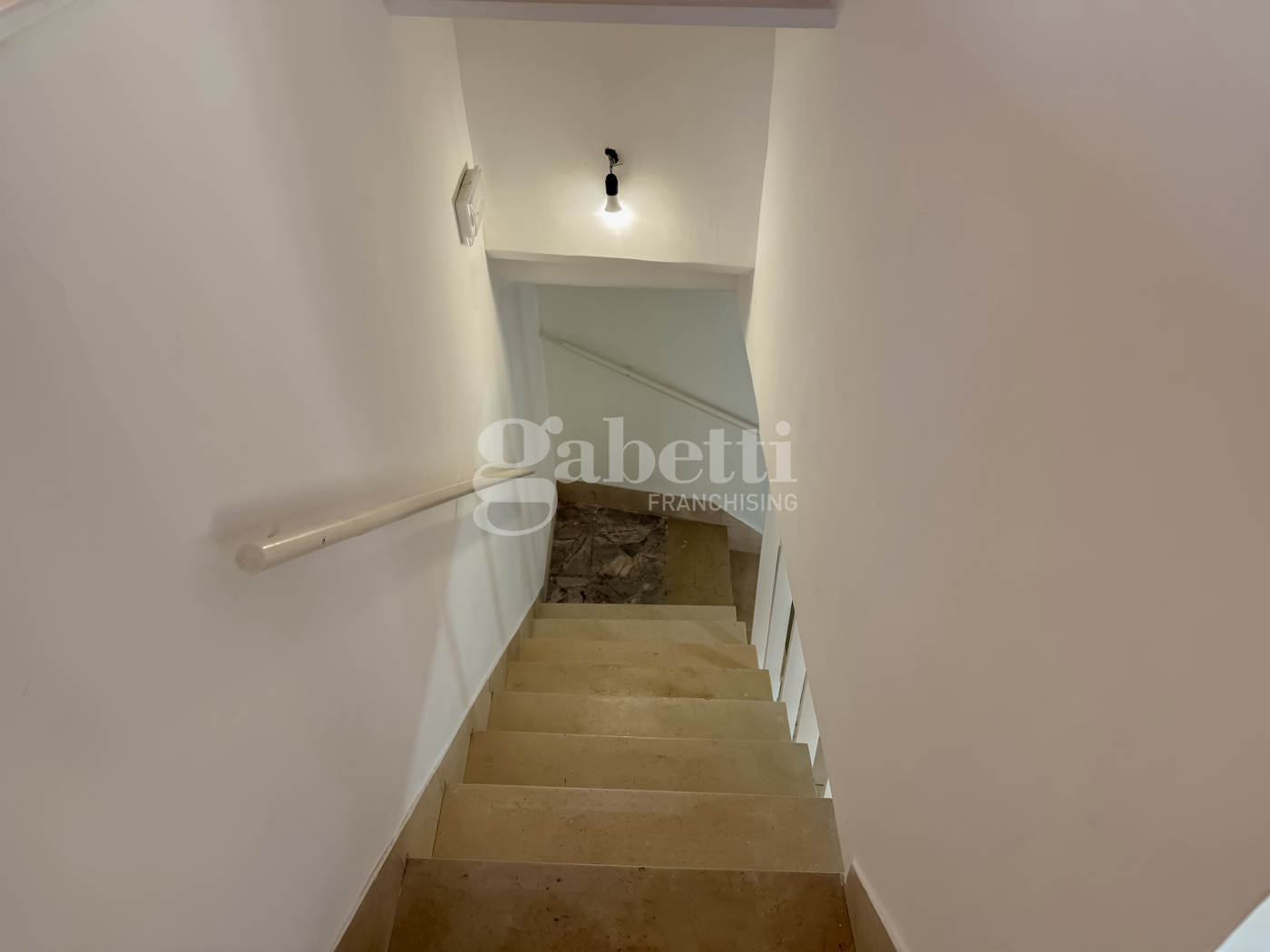 Ufficio da ristrutturare a Napoli