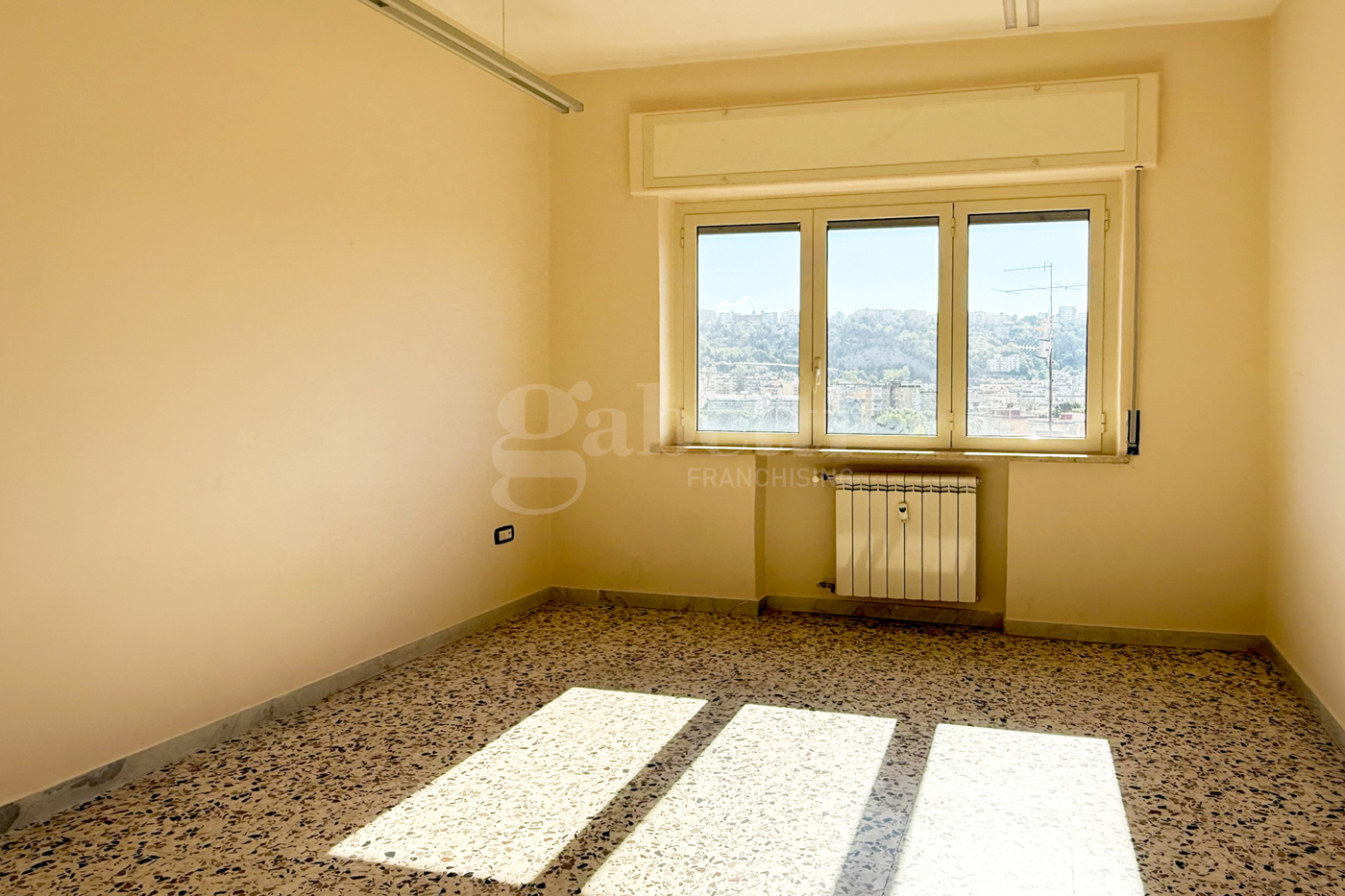 Quadrilocale in affitto a Napoli