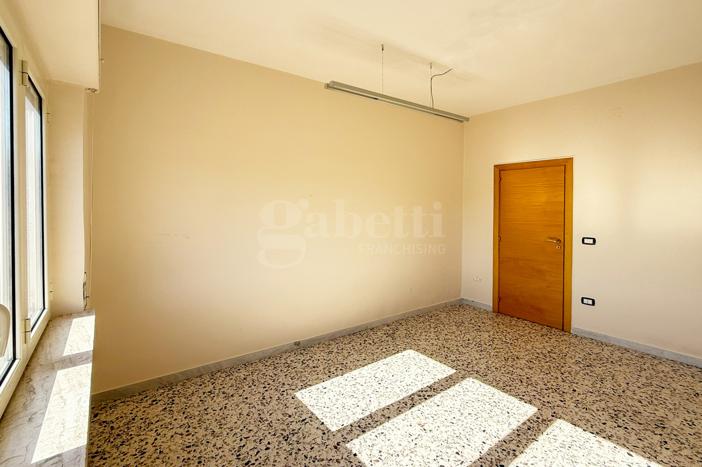 Quadrilocale in affitto a Napoli