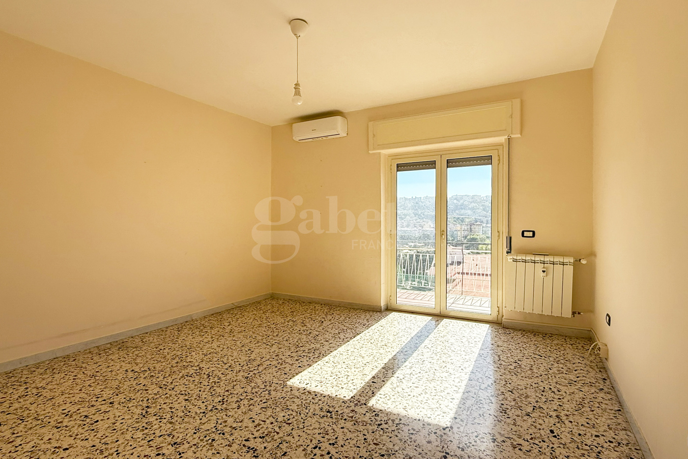 Quadrilocale in affitto a Napoli