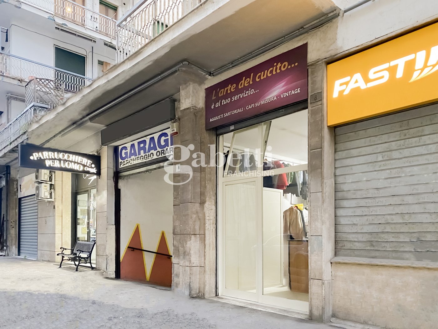 Negozio in affitto a Napoli