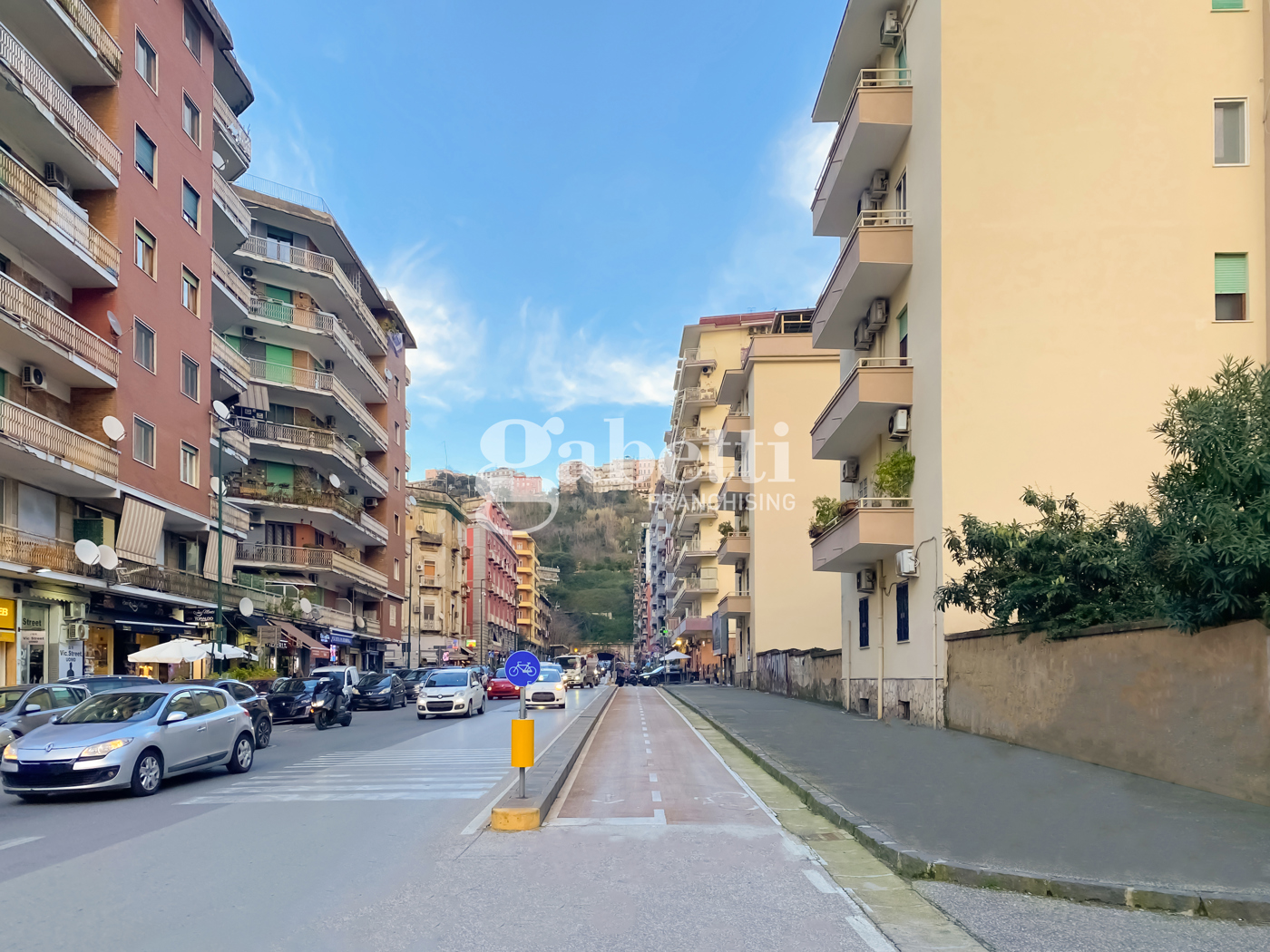 Negozio in affitto a Napoli