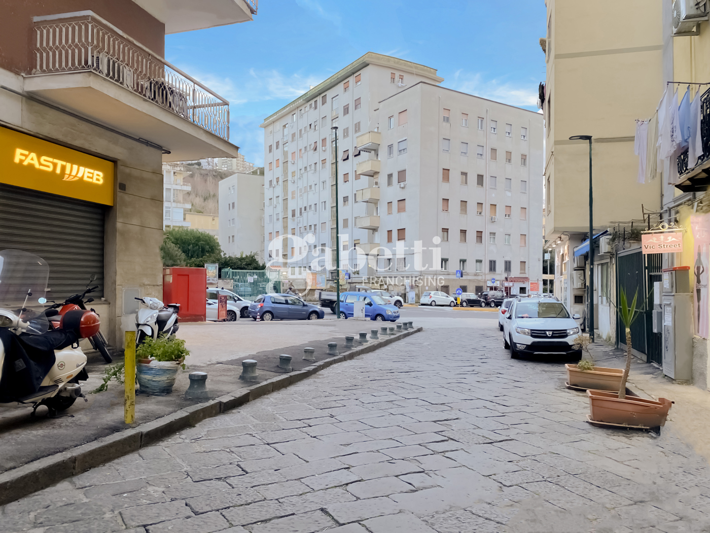 Negozio in affitto a Napoli