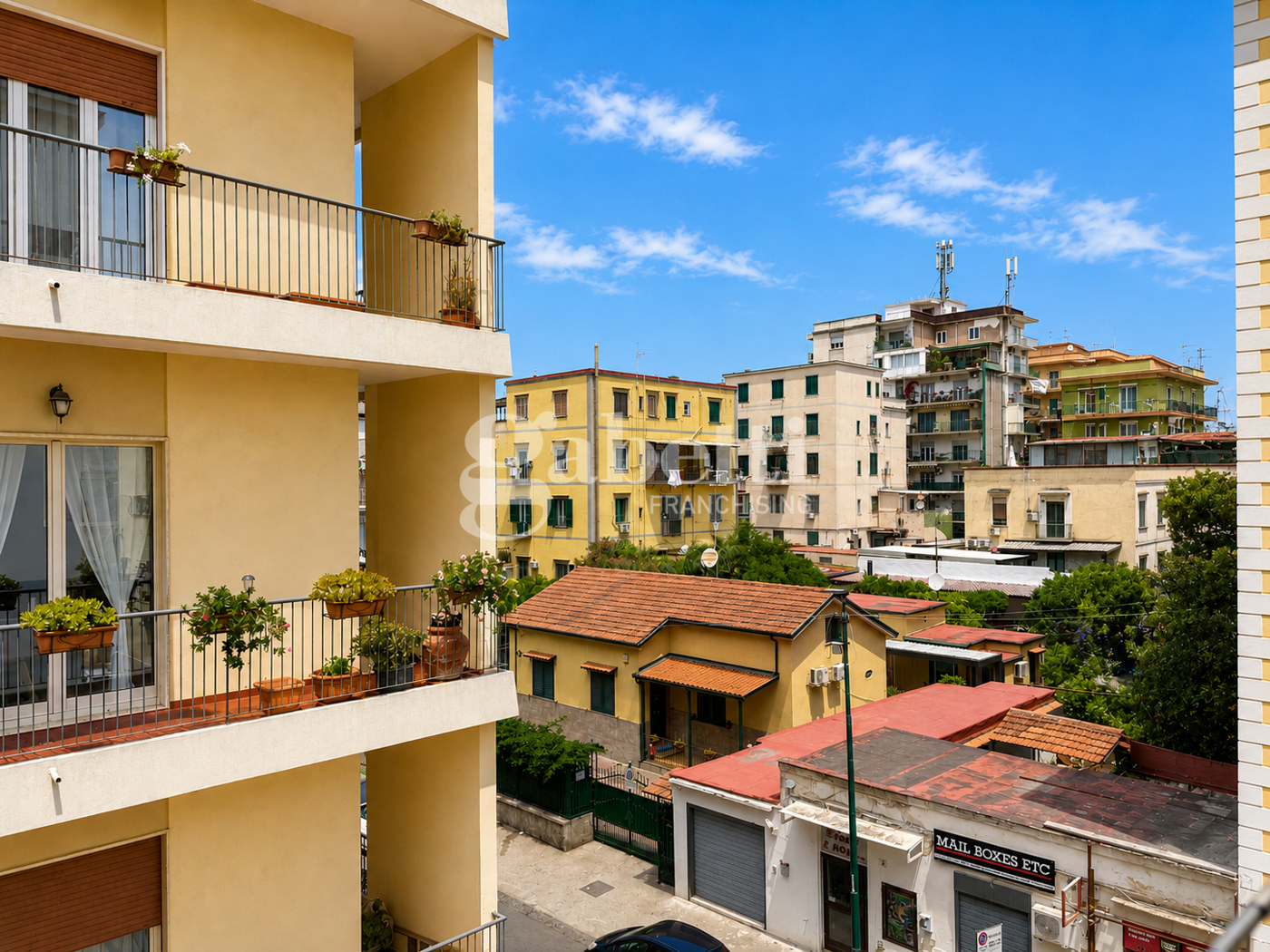 Trilocale da ristrutturare a Napoli