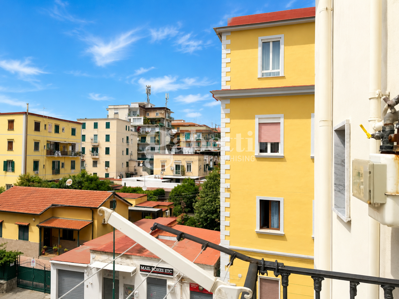 Trilocale da ristrutturare a Napoli