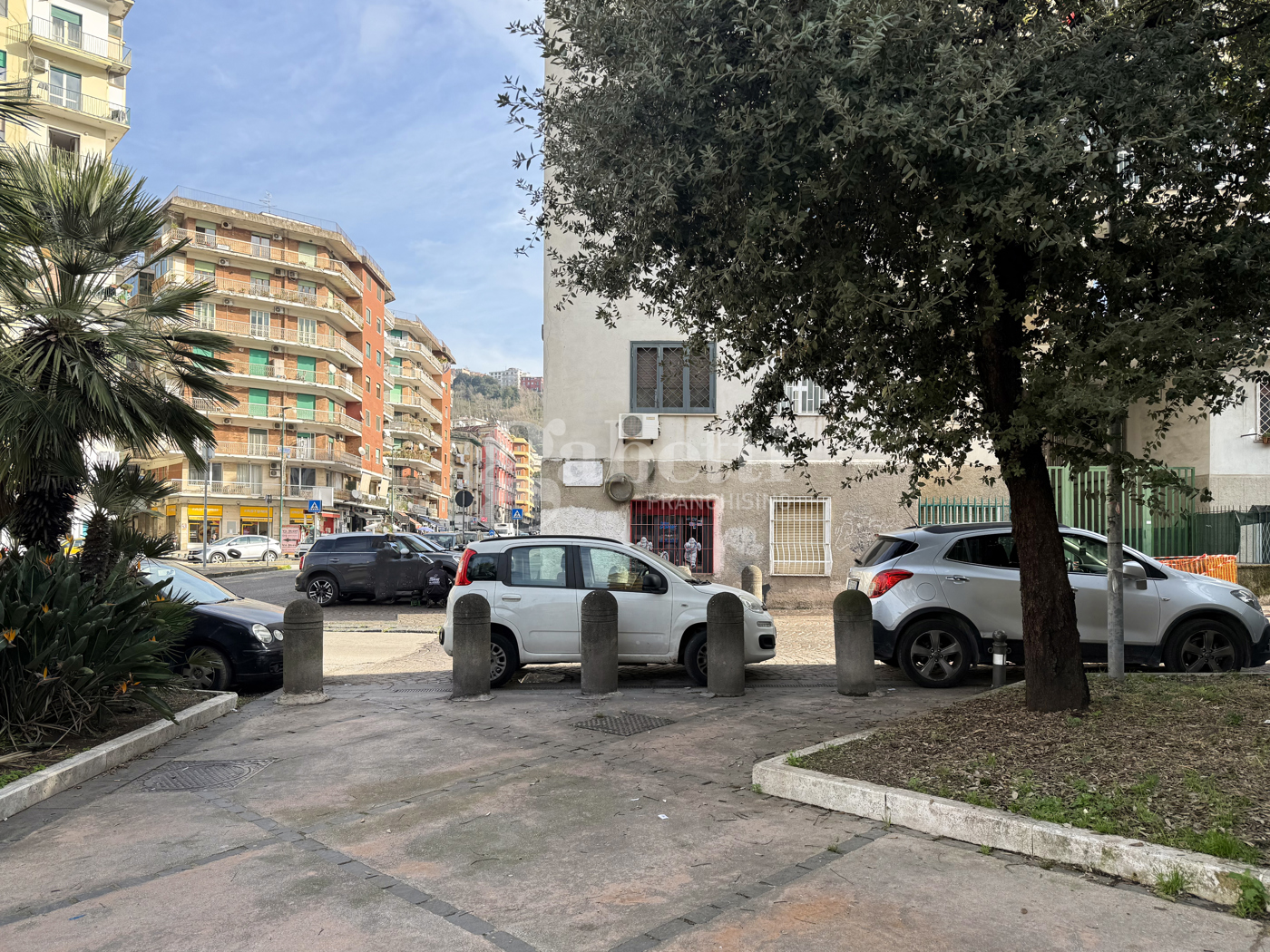Negozio in affitto a Napoli