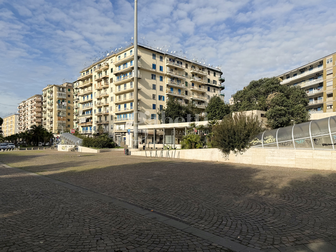 Negozio in affitto a Napoli