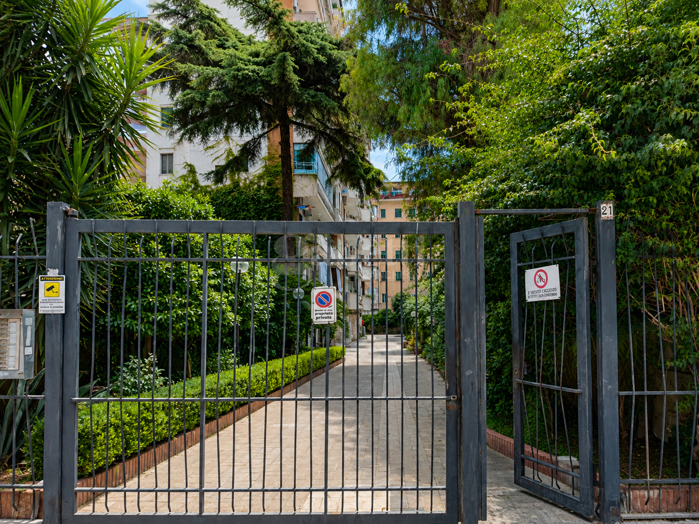 Quadrilocale in vendita a Napoli