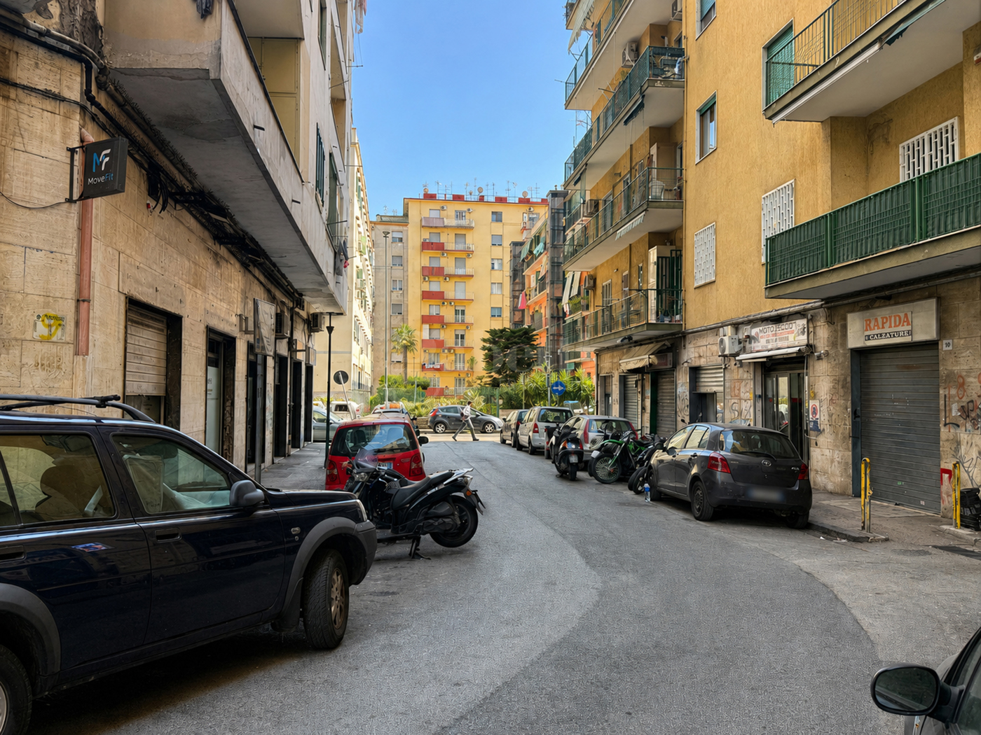Trilocale ristrutturato a Napoli