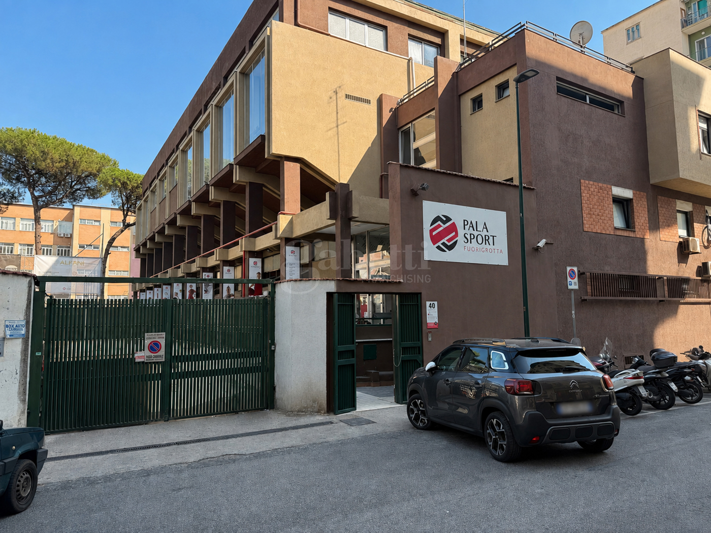 Box/Garage 15mq ristrutturato a Napoli