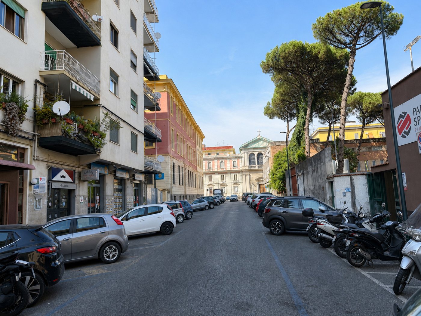Box/Garage 15mq ristrutturato a Napoli