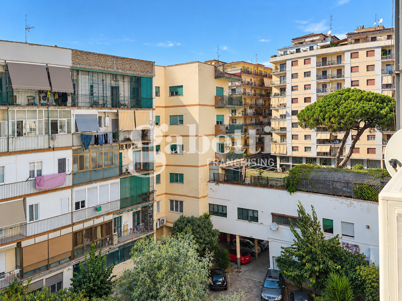 Quadrilocale in affitto a Napoli