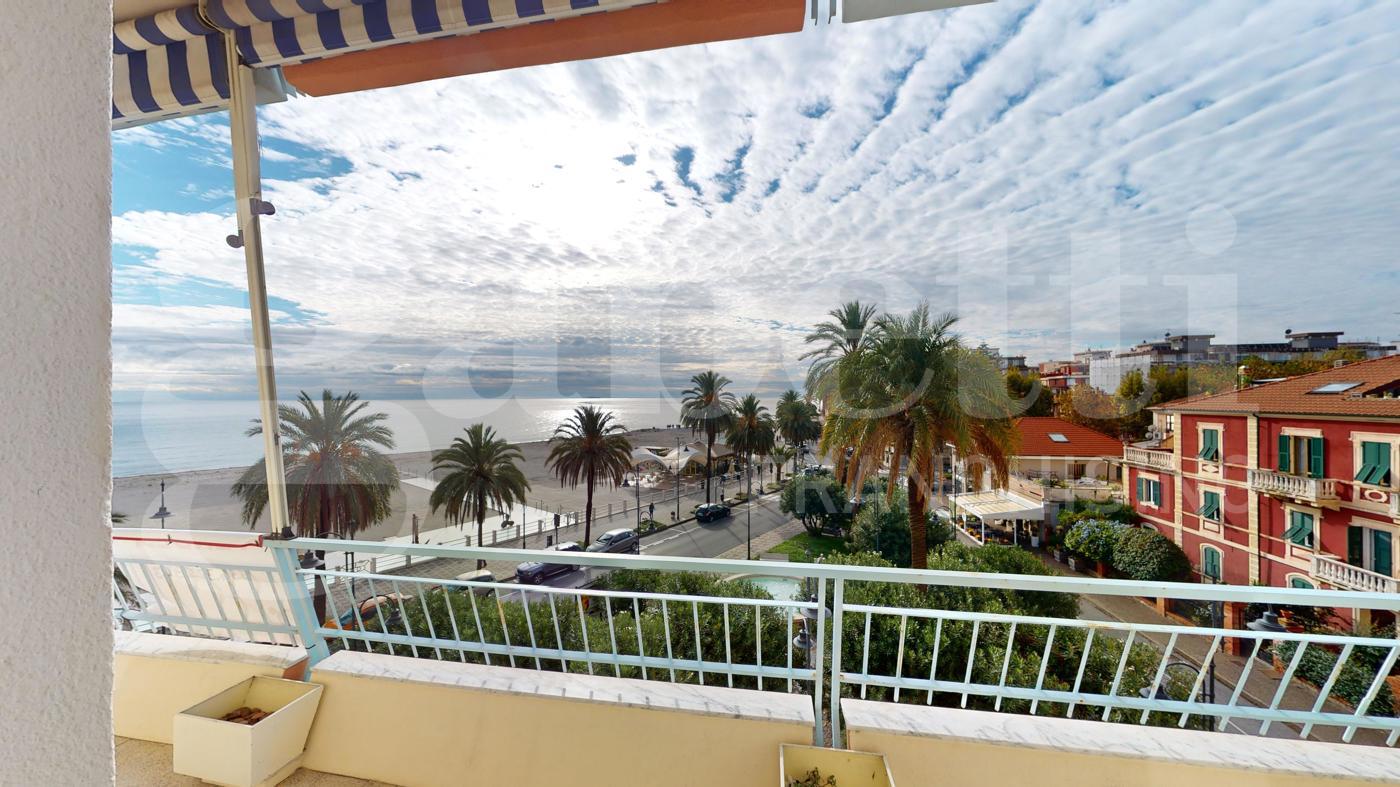 Appartamento vista mare a Albenga