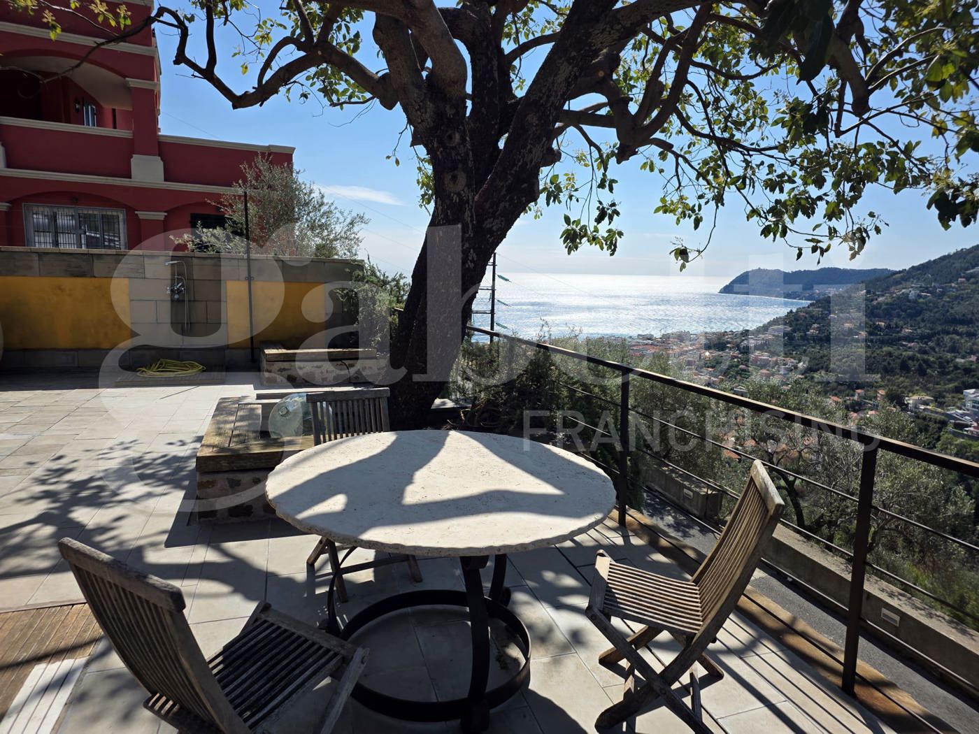 Villa in vendita a Alassio