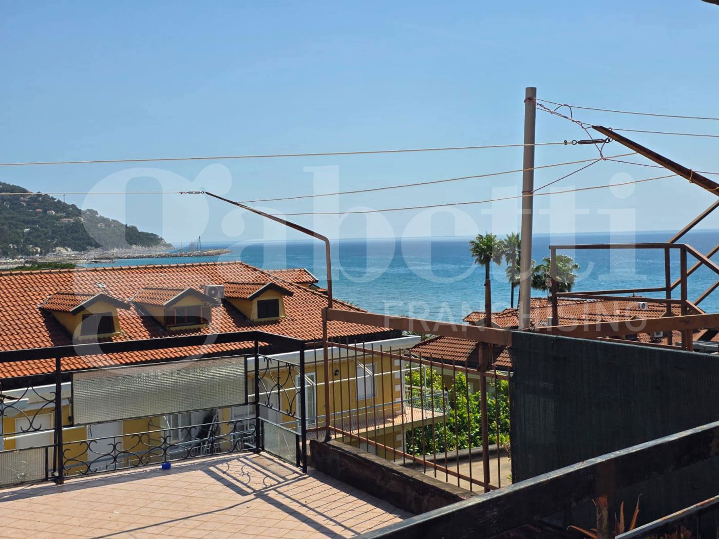 Attico vista mare a Andora