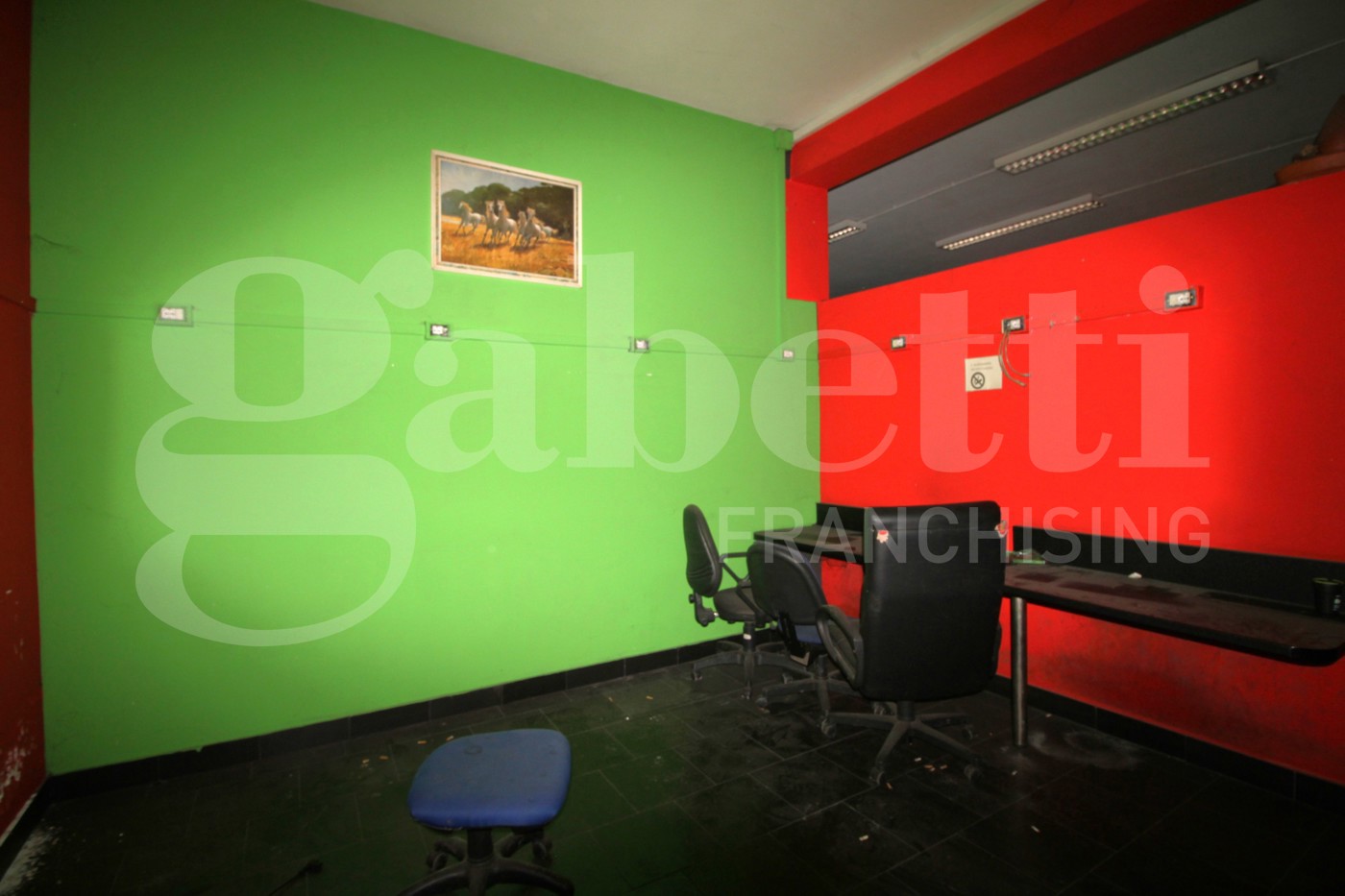 Negozio in affitto a Arzano