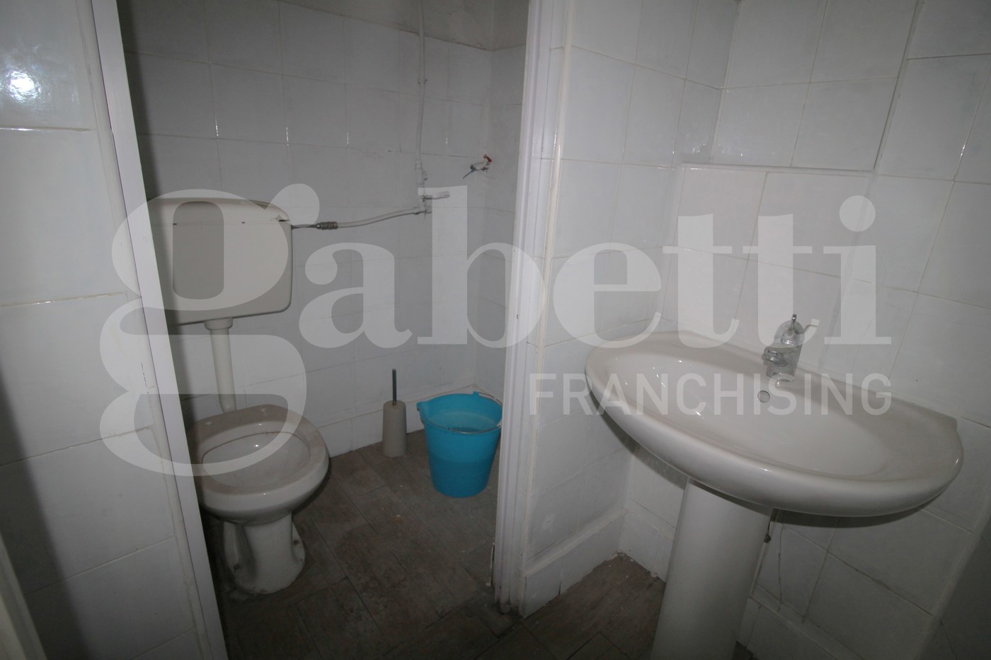 Negozio in affitto a Arzano