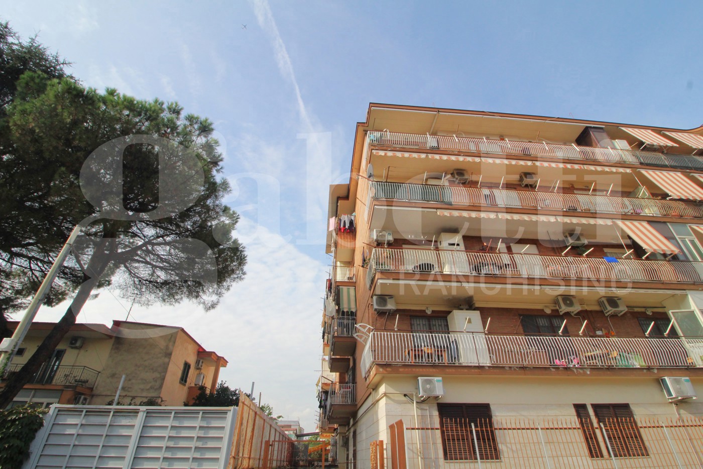 Box/Garage 577mq in vendita a Arzano