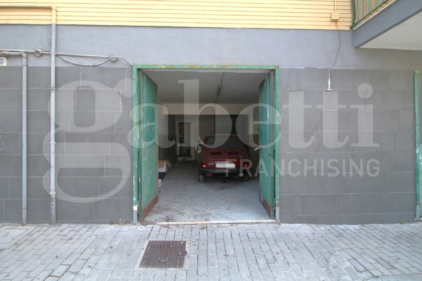 Box/Garage 42mq in vendita a Arzano