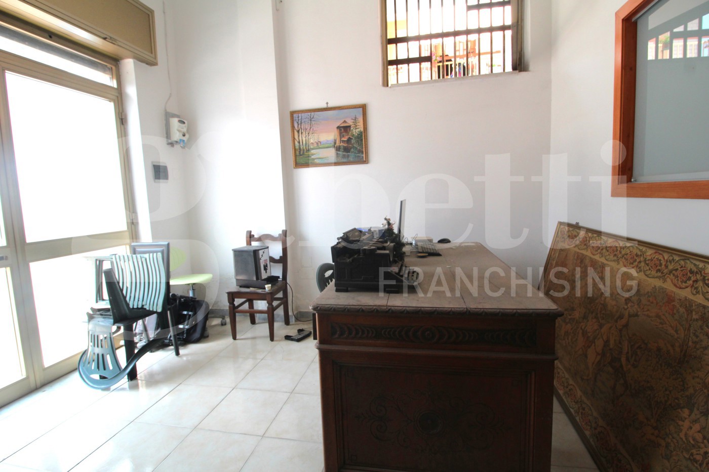 Negozio in affitto a Arzano