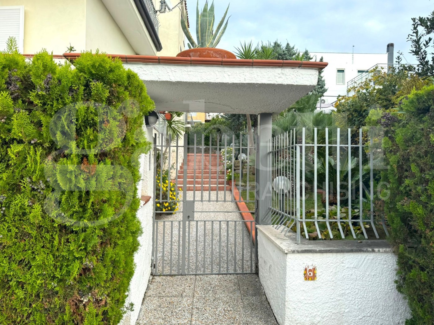 Villa con box doppio a Pozzuoli