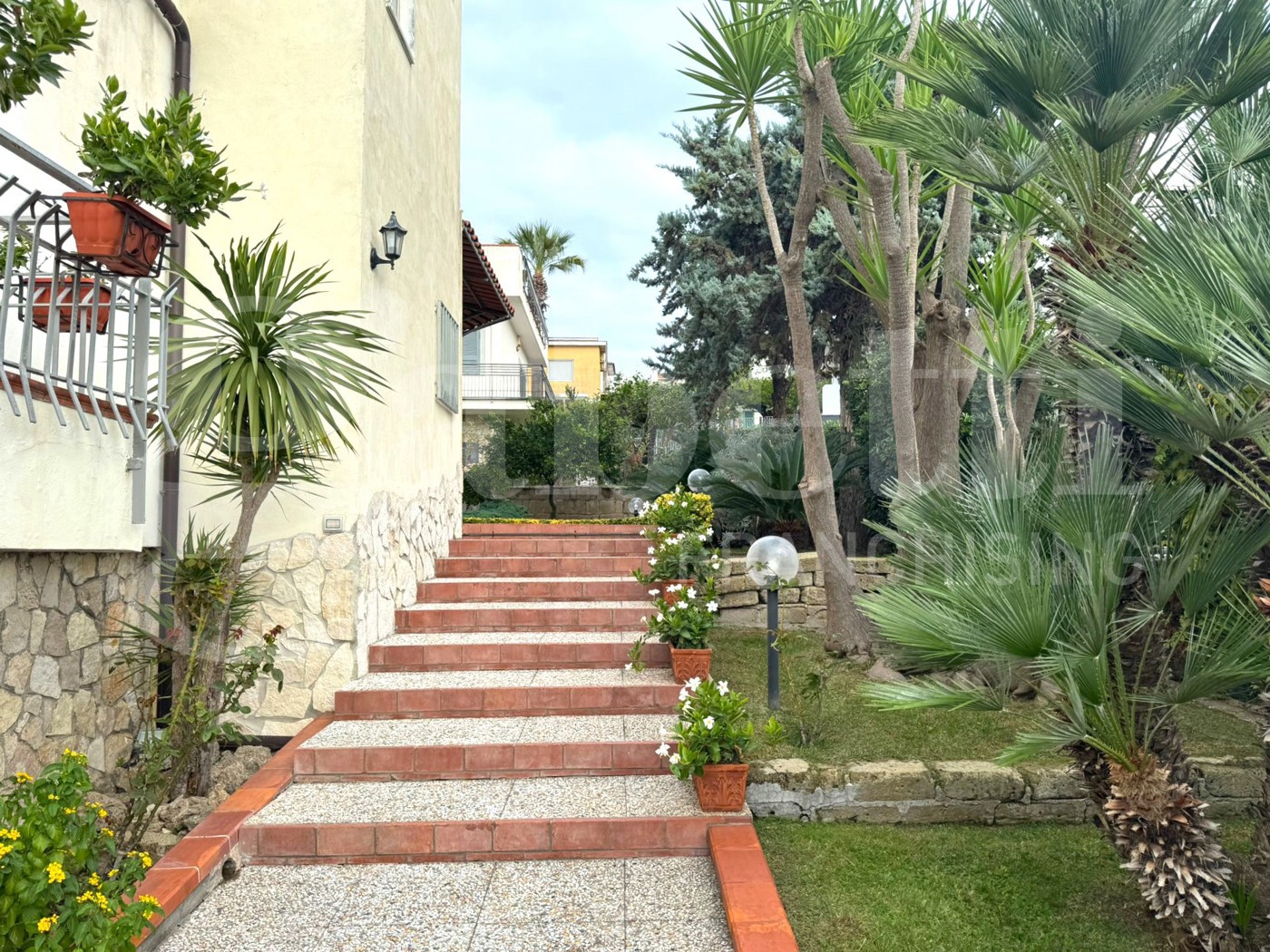 Villa con box doppio a Pozzuoli