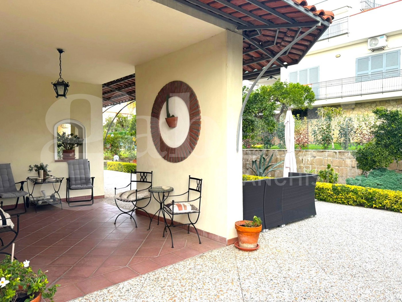 Villa con box doppio a Pozzuoli