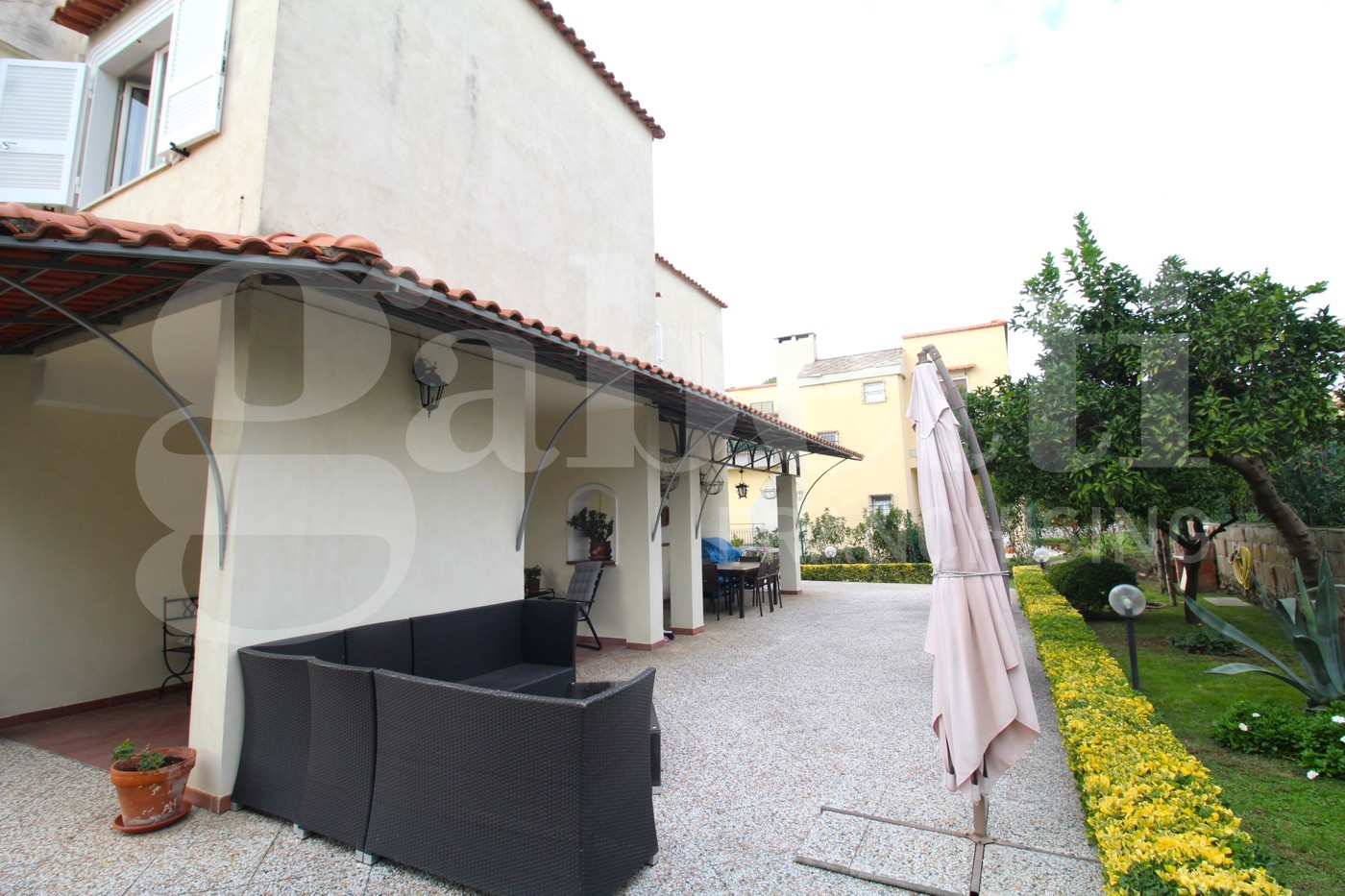 Villa con box doppio a Pozzuoli