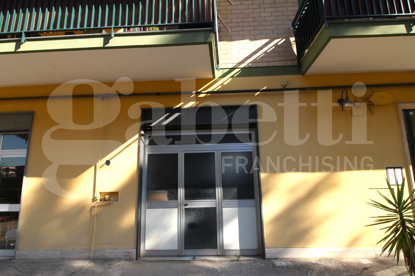 Magazzino in vendita a Arzano