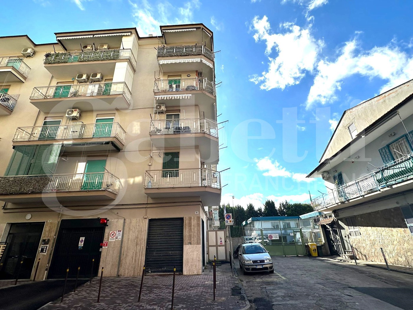 Box/Garage 15mq in vendita a Arzano