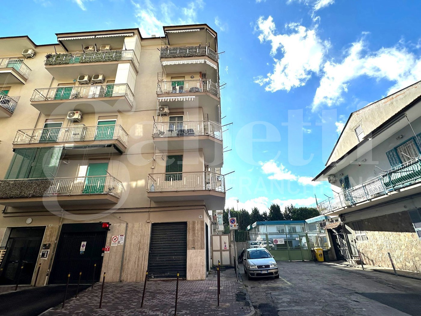 Box/Garage 15mq in vendita a Arzano