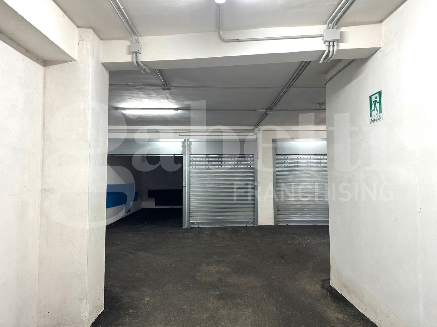 Box/Garage 15mq in vendita a Arzano