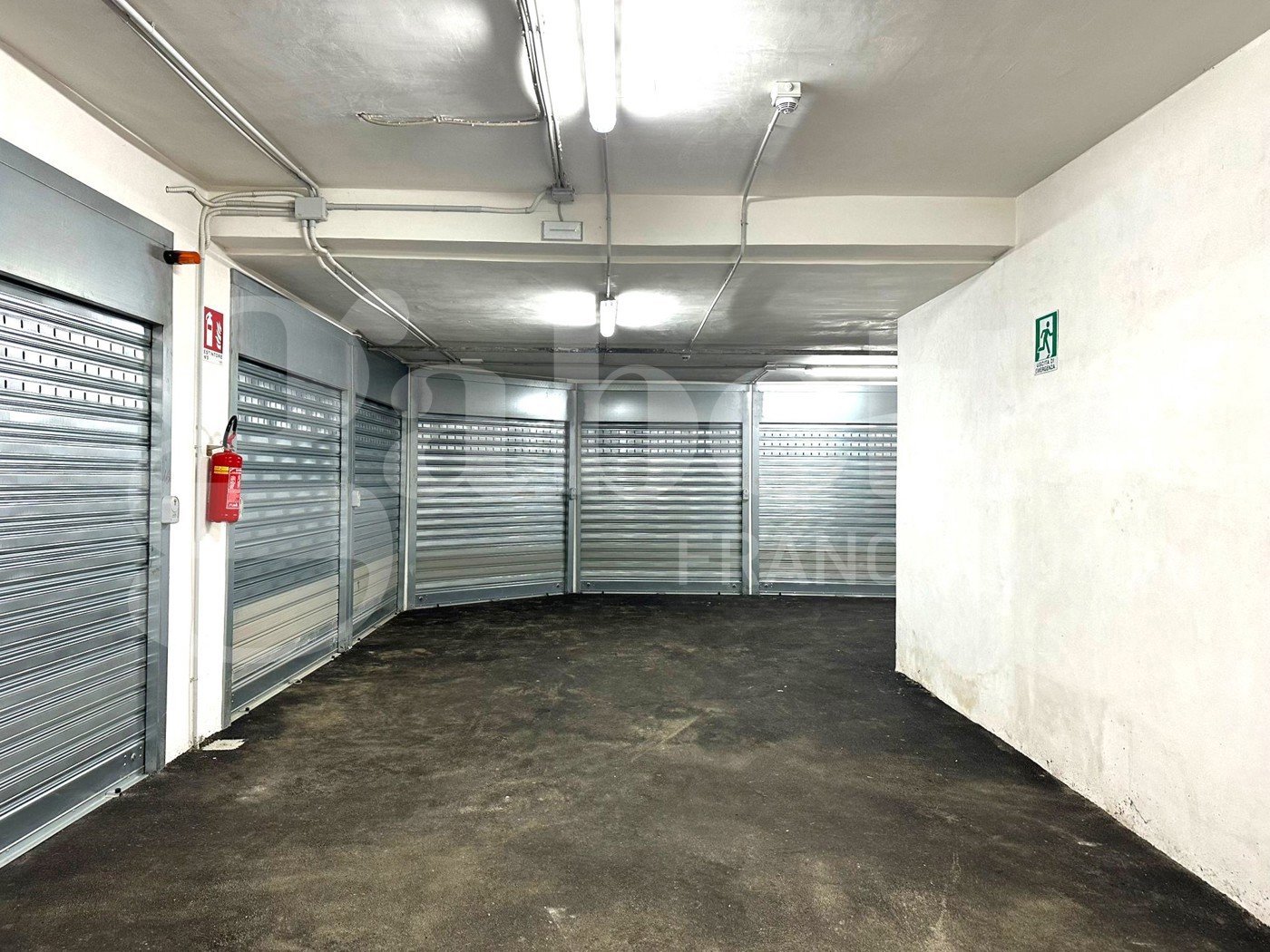 Box/Garage 15mq in vendita a Arzano