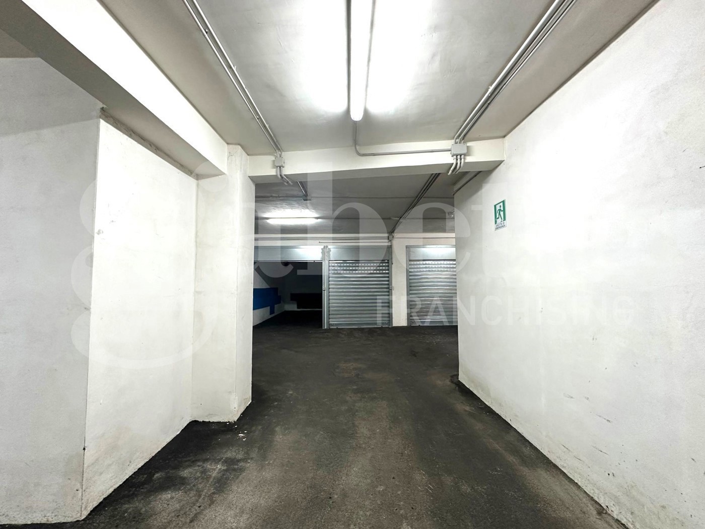 Box/Garage 15mq in vendita a Arzano