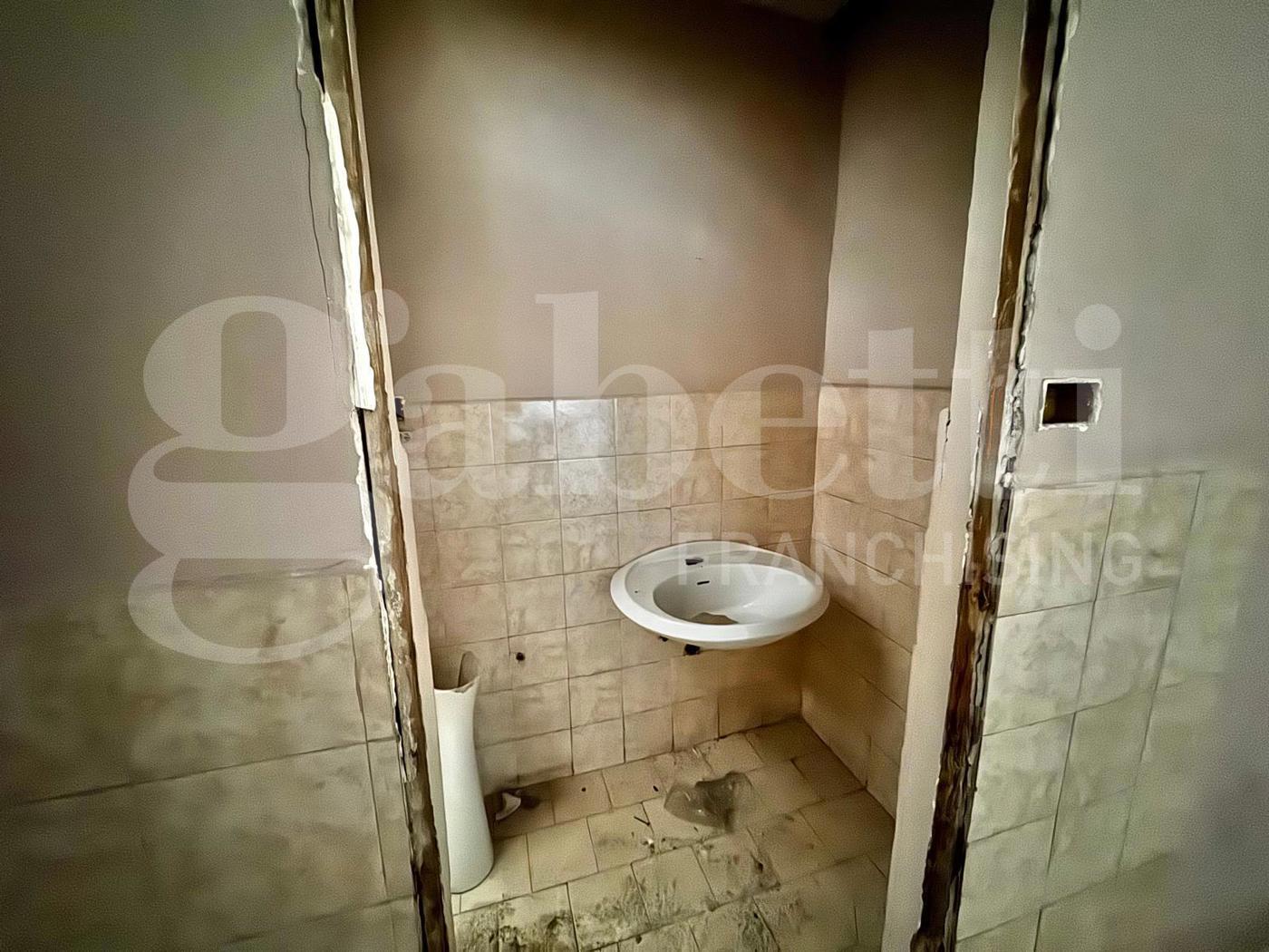 Negozio in vendita a Arzano