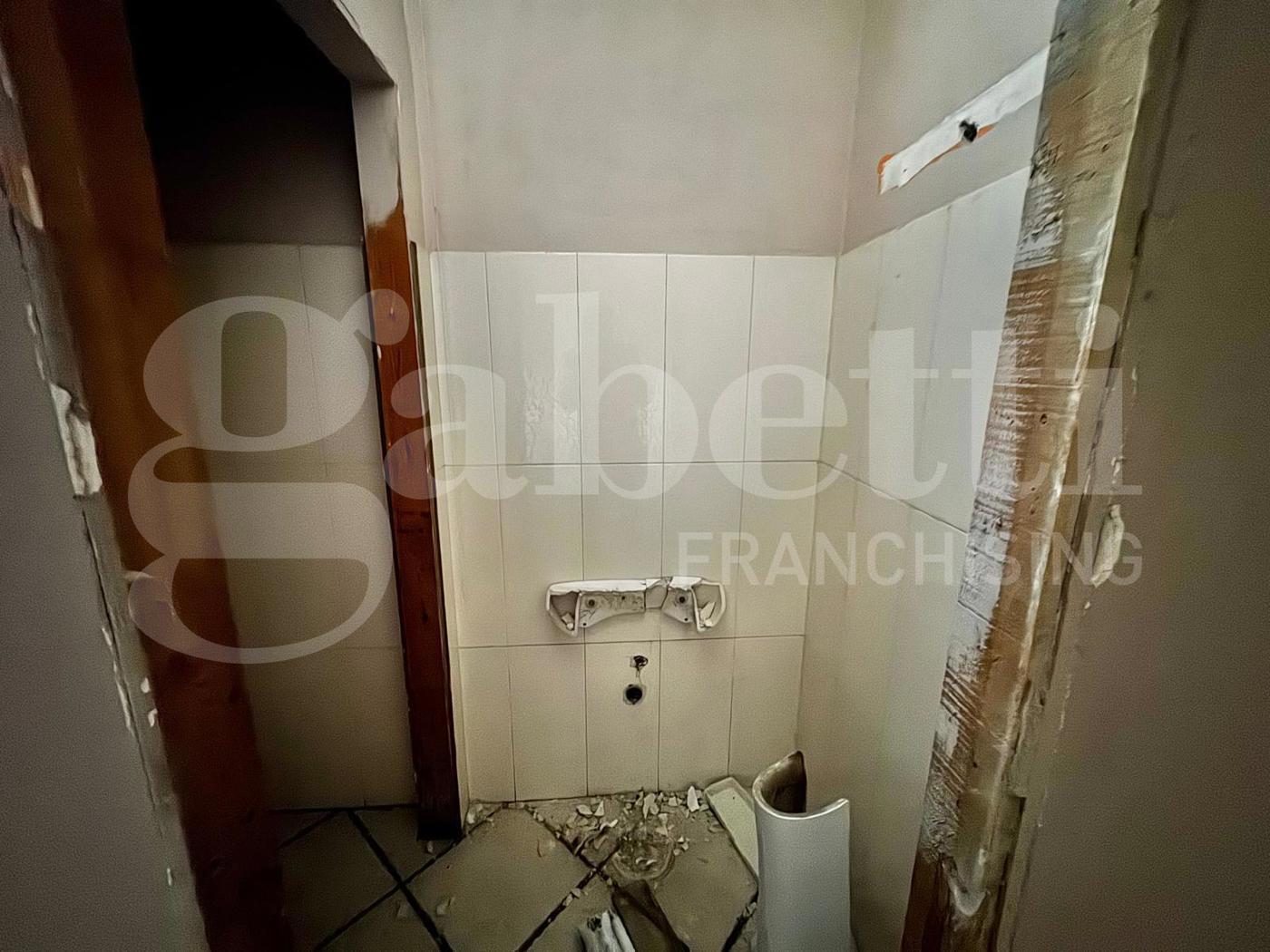 Negozio in vendita a Arzano