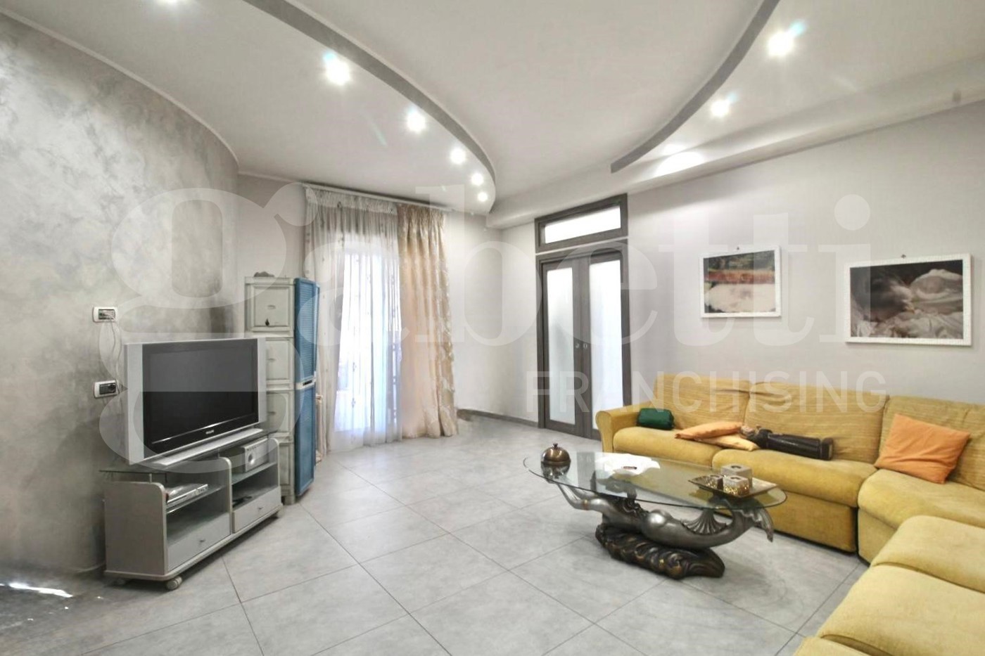 Quadrilocale con box a Arzano