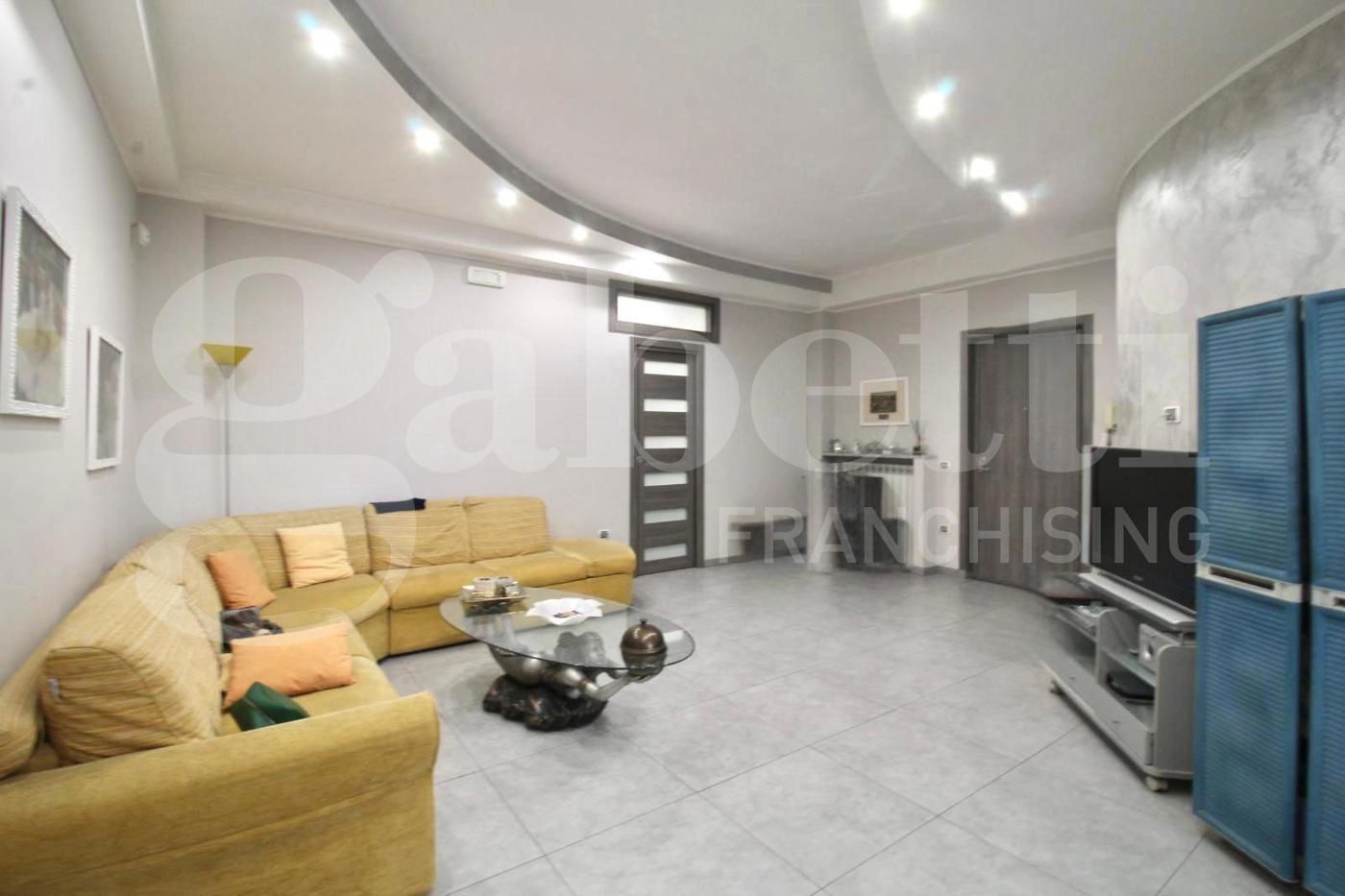 Quadrilocale con box a Arzano