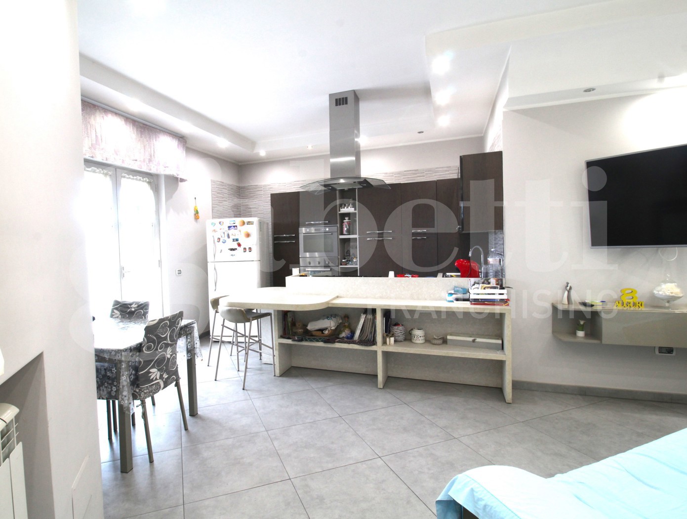 Quadrilocale con box a Arzano