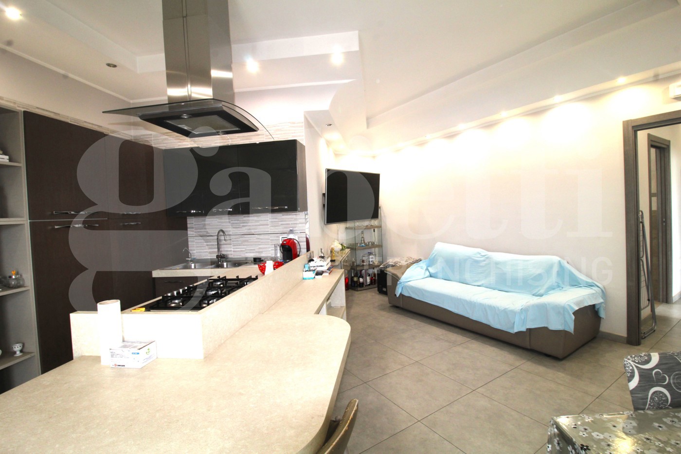 Quadrilocale con box a Arzano