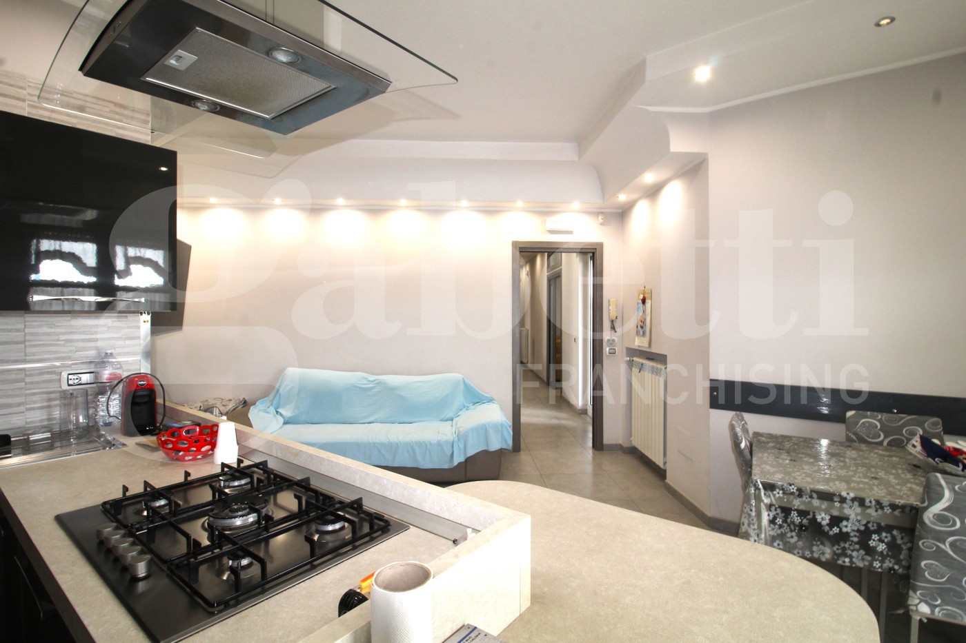 Quadrilocale con box a Arzano