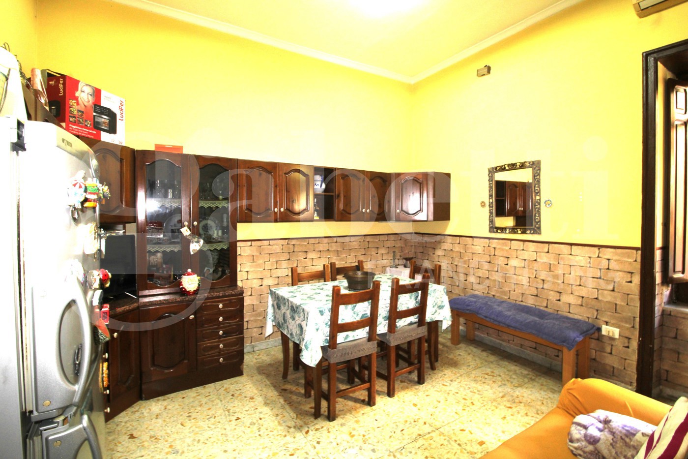 Casa indipendente con box doppio a Arzano
