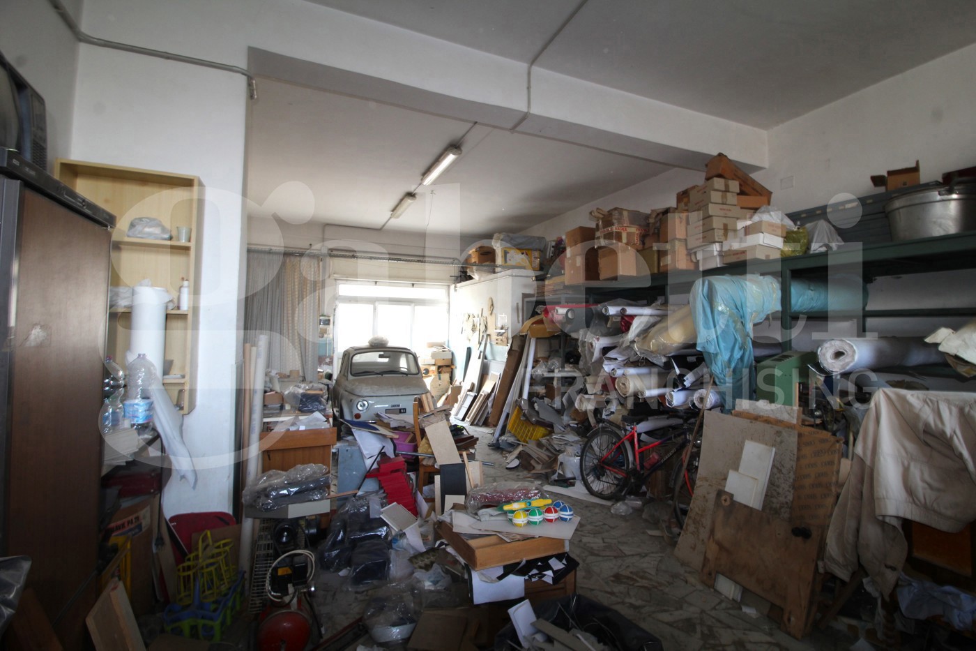 Magazzino in vendita a Arzano