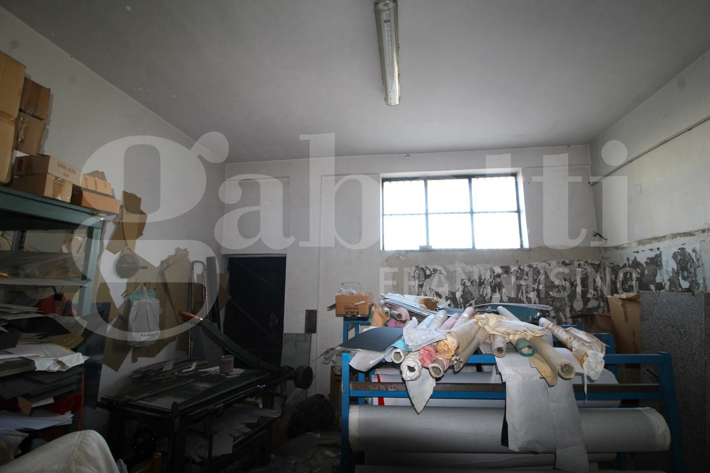 Magazzino in vendita a Arzano