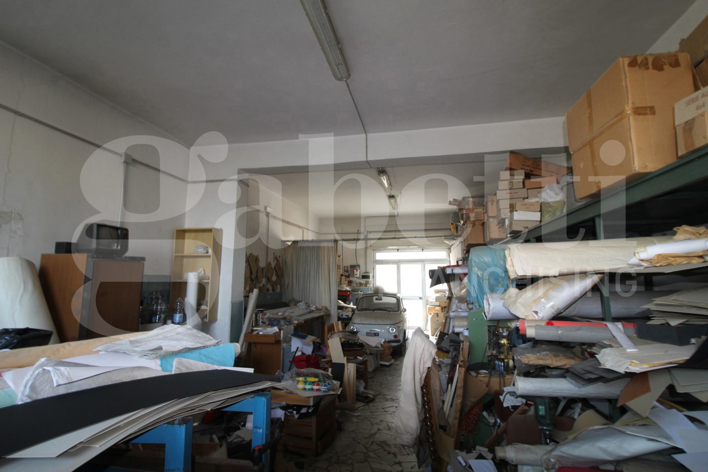 Magazzino in vendita a Arzano