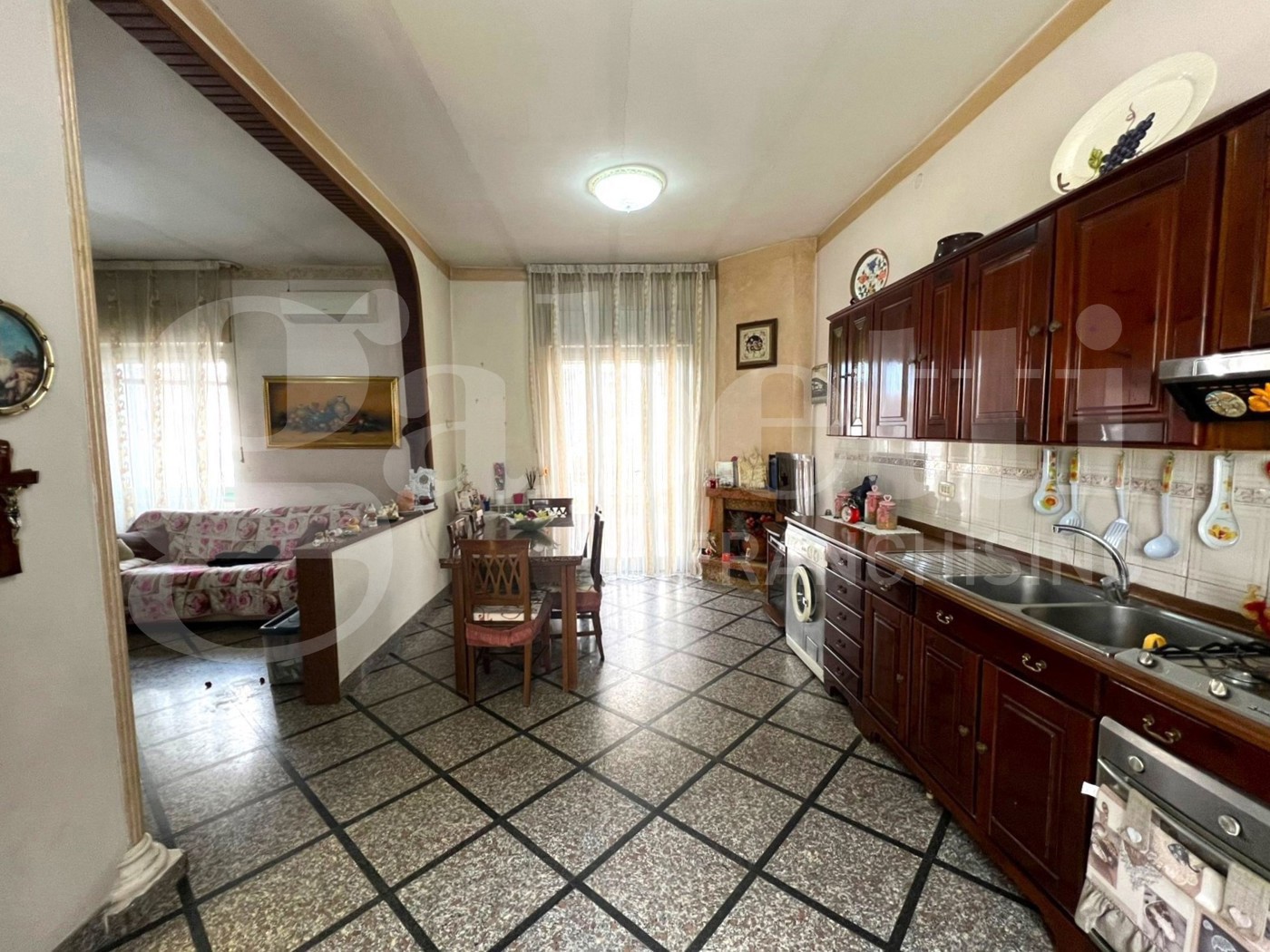 Casa indipendente con box a Arzano