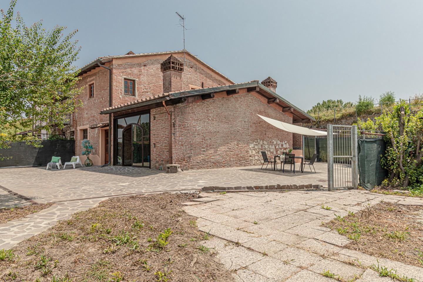 Villa con giardino, Santa Maria a Monte san donato