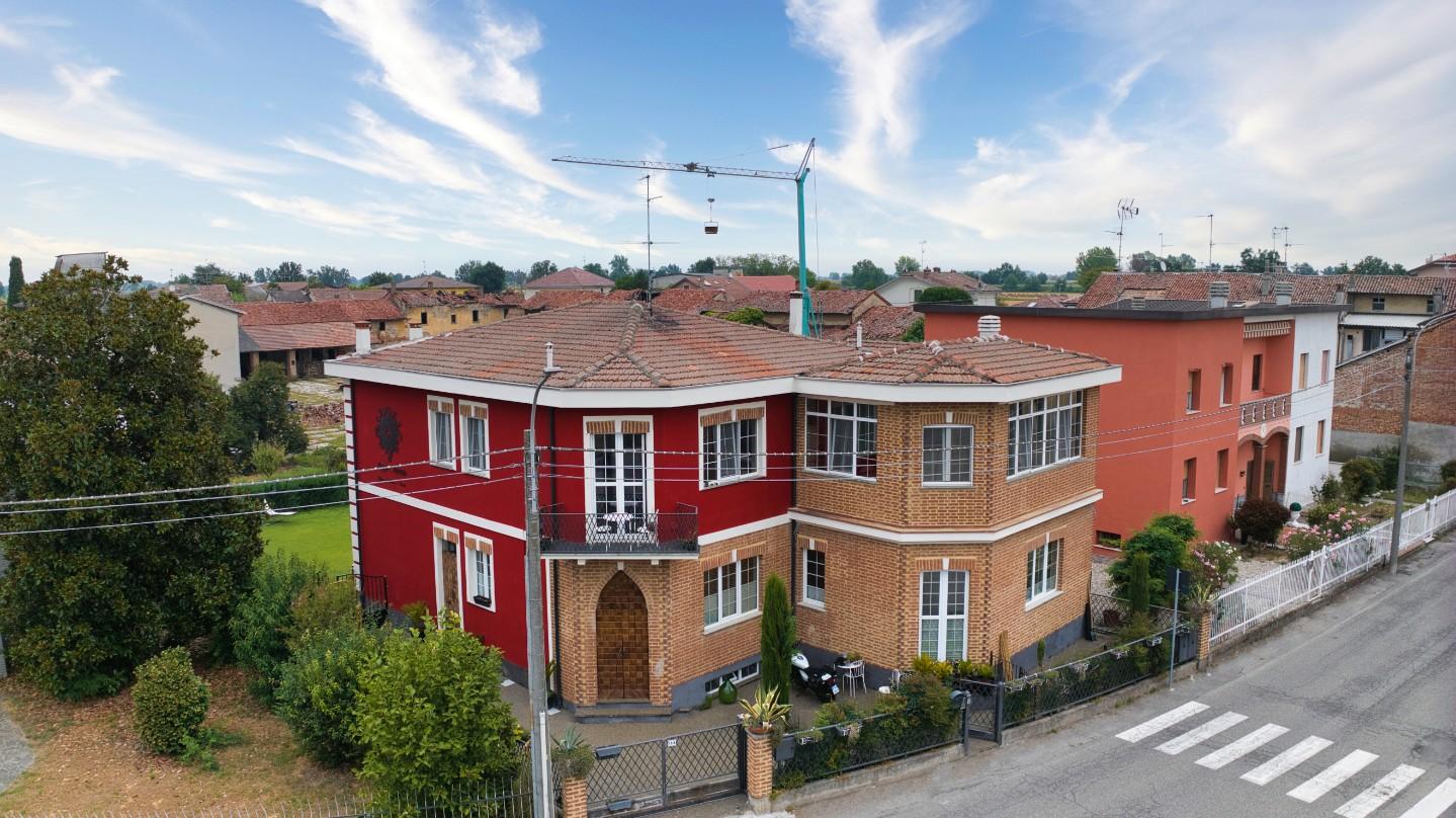 Villa con giardino a Inverno e Monteleone