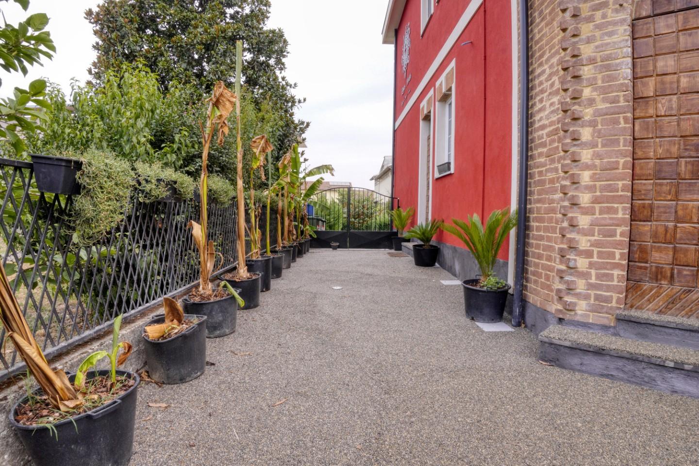 Villa con giardino a Inverno e Monteleone