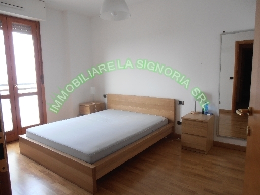 Quadrilocale con terrazzo, Firenze corso italia-porta al prato